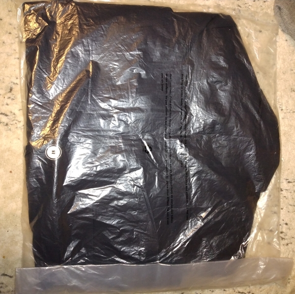 NWT Ann Taylor Black one-button blazer in double knit size 4 - Picture 3 of 5